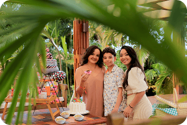 Família comemorando aniversário no Cana Brava Resort All inclusive