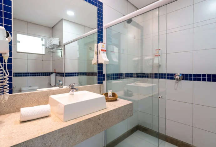 Banheiro do Apartamento Luxo Imagem sobre Banheiro do Apartamento Luxo