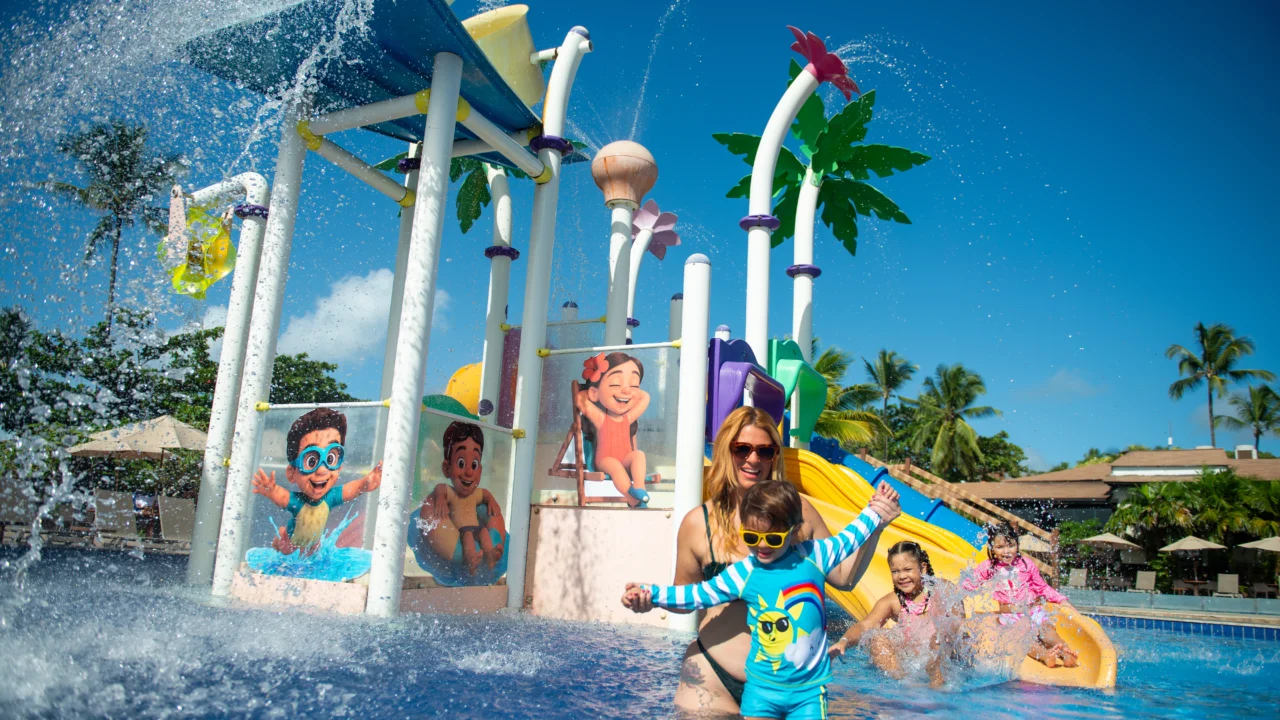 piscina-infantil-familia