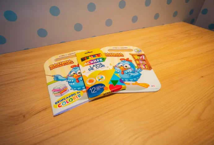 Livro da galinha Pintadinha no Cana Brava