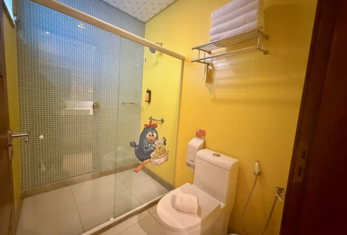 foto do banheiro da galinha pintadinha